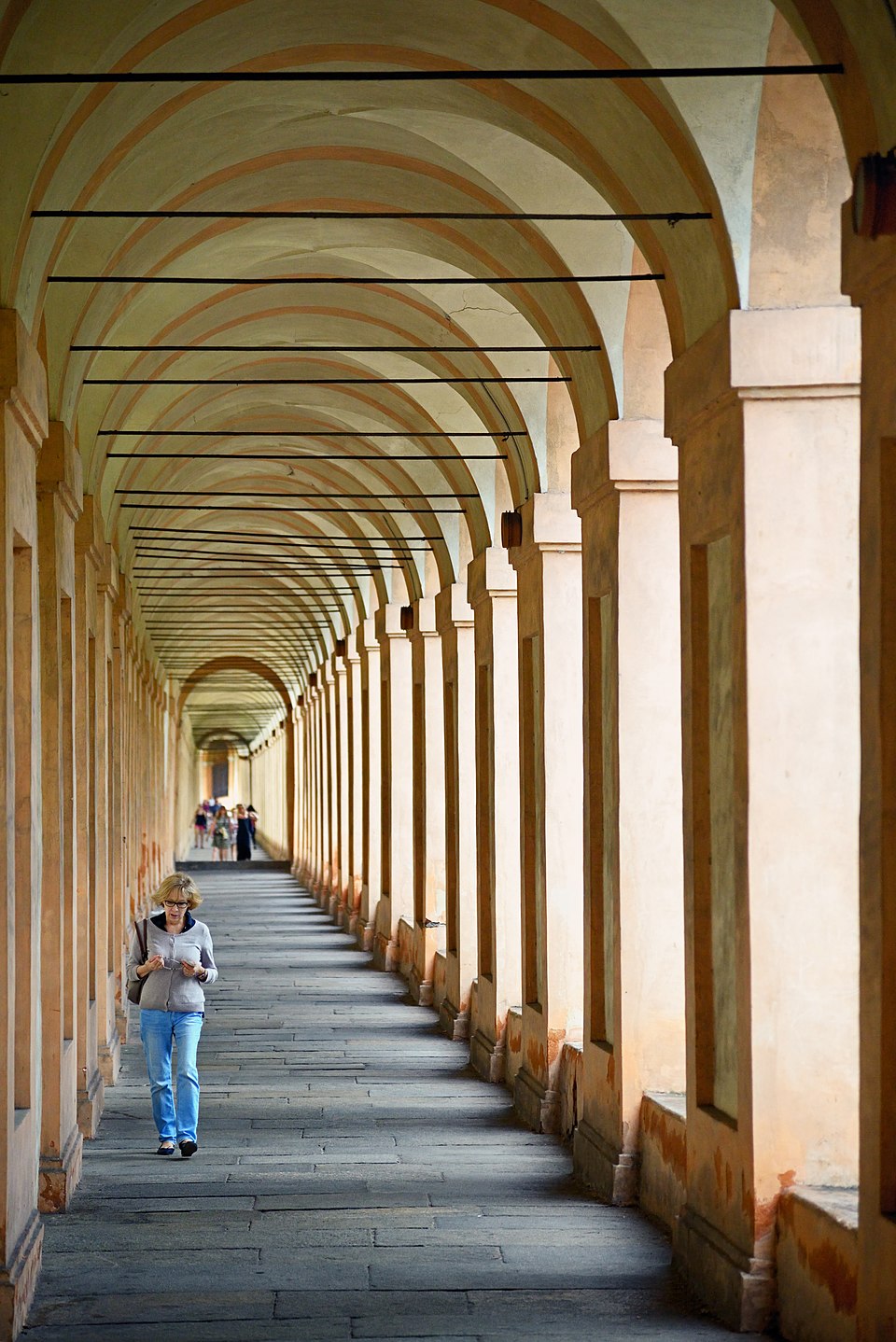 Il portico del Santuario della Madonna di San Luca a Bologna.