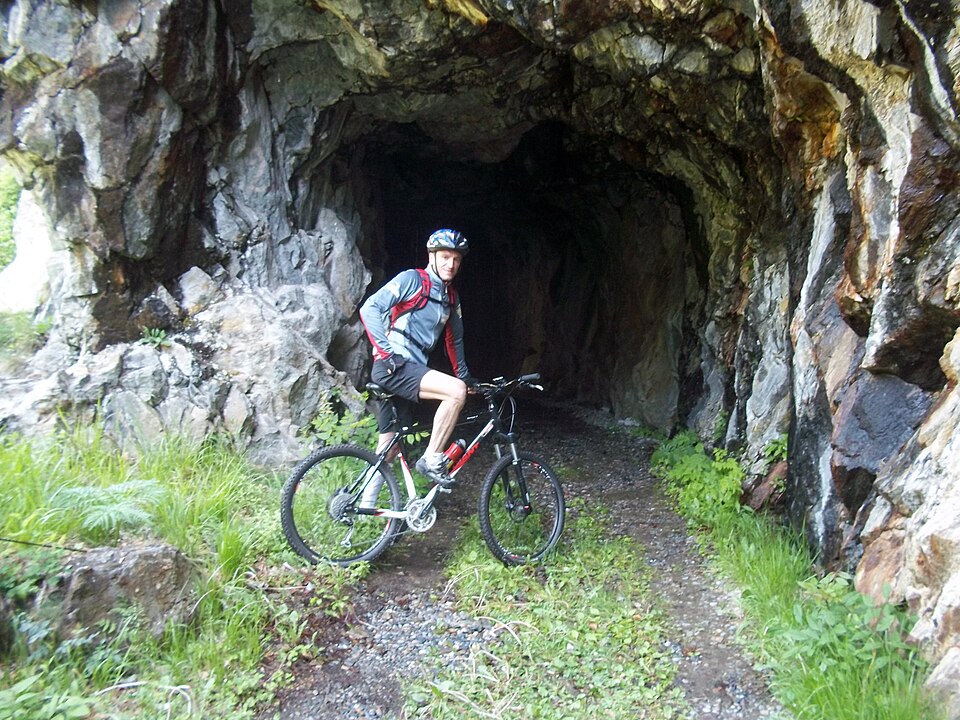 Una galleria della Decauville Vedello-Armisa. Foto di contesto della rete storica, fuori dalla sola tratta Gaggio-Briotti proposta nel GPX.