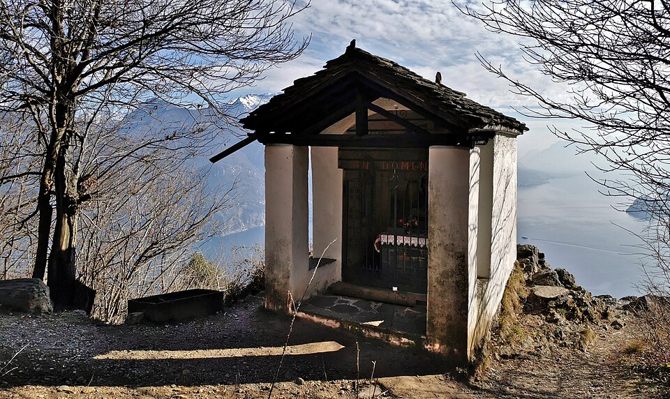 La Cappelletta di San Domenico nei dintorni di Breglia.