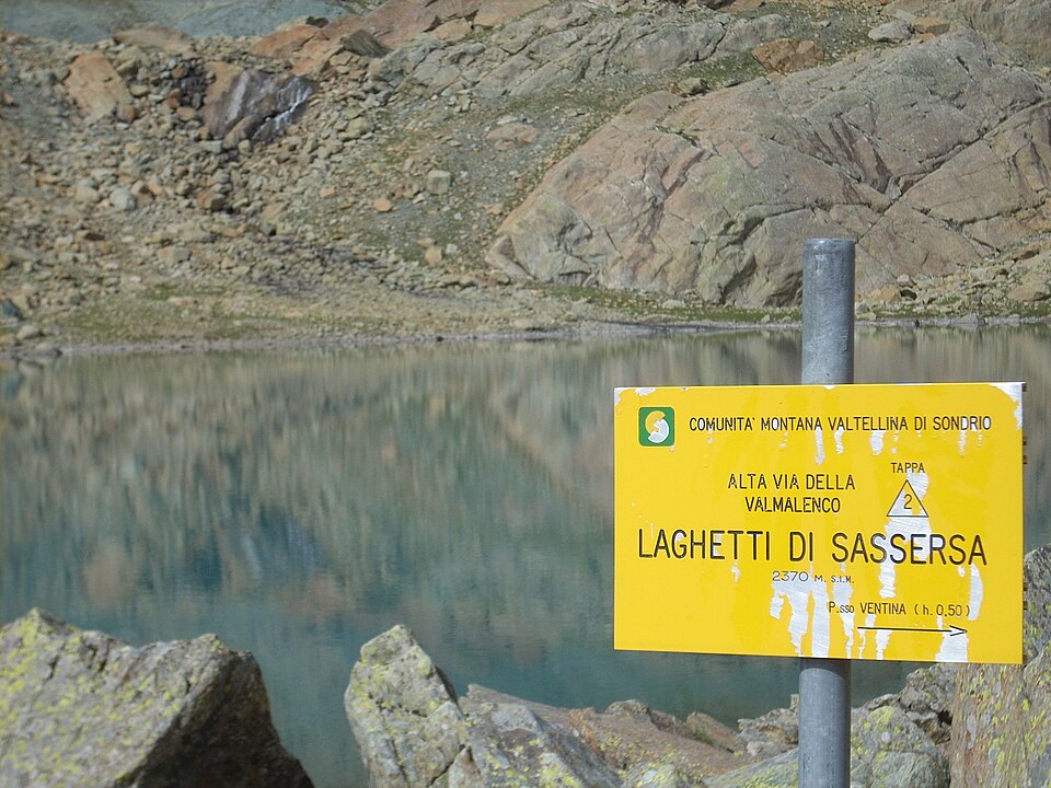 I laghetti di Sassersa in Valmalenco. La traccia proposta si ferma al lago inferiore.